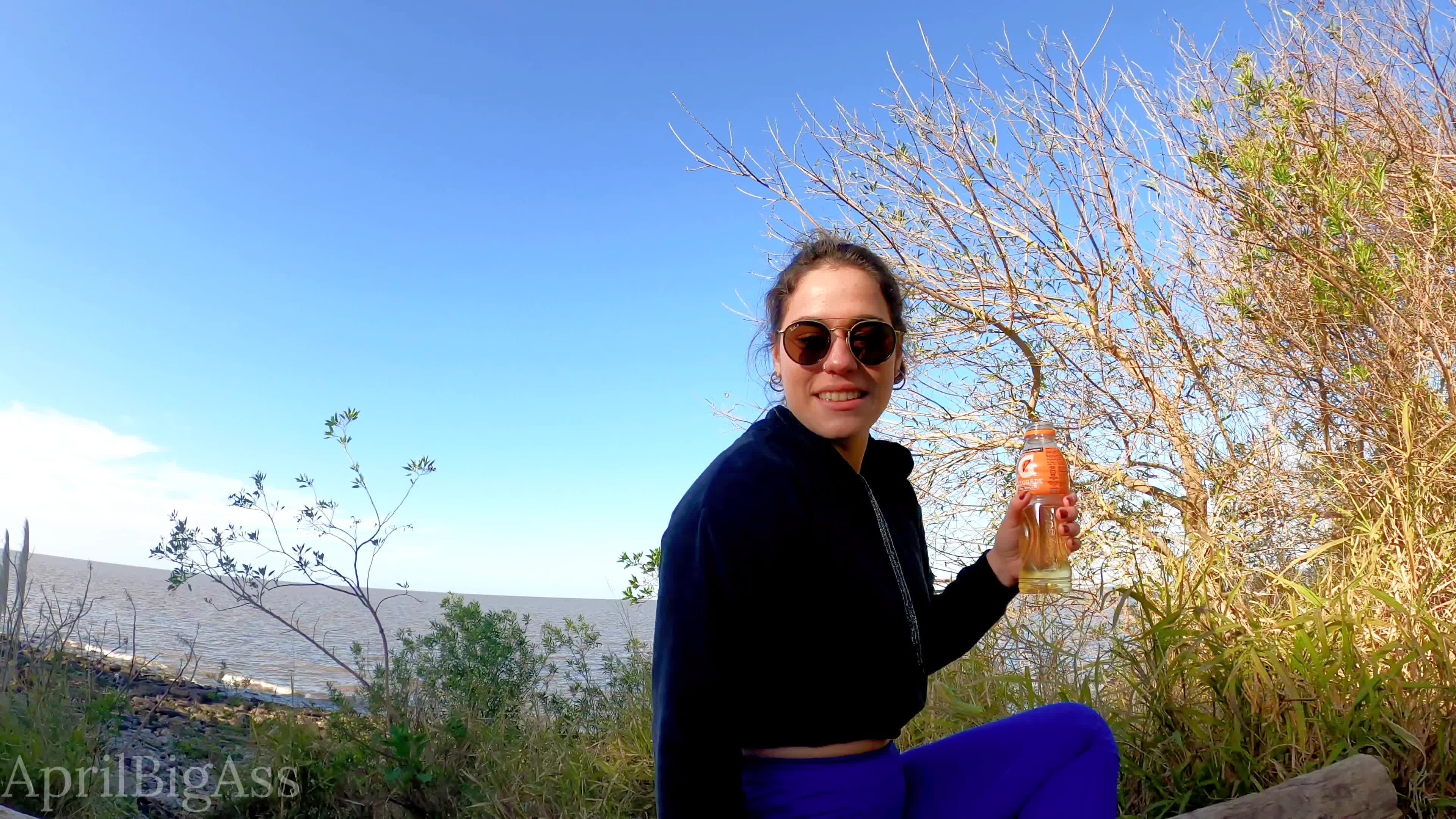 drinking pee in public park, everyone sees how I drink yellow pee!! video poster.